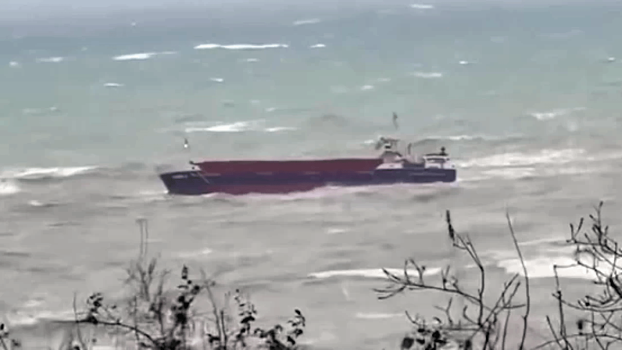 Sarıyer’de fırtına paniği! Kuru yük gemisi sürüklendi, mürettebat kurtarıldı