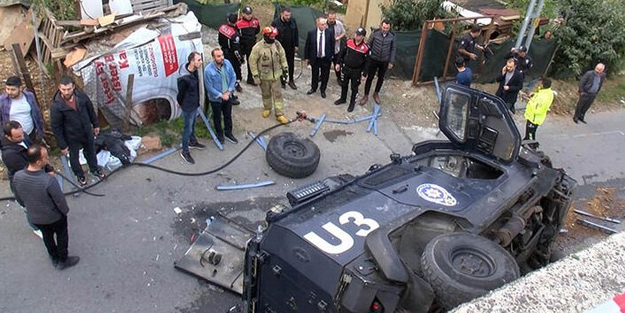 Sarıyer'de zırhlı ekip aracı devrildi: 2 polis yaralandı