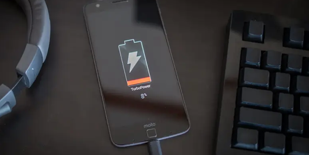 Şarj cihazları tarihe karışacak! Yarım asır dayanabilen batarya geliştirildi