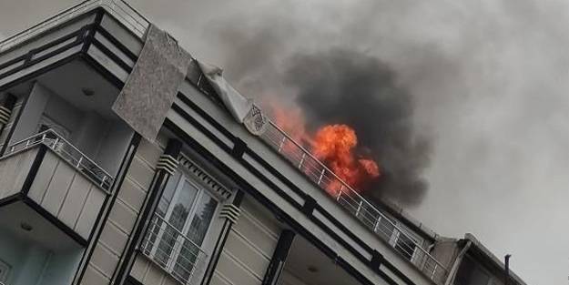 Şarja takılan cep telefonu bomba gibi patladı! Ev alevlere teslim oldu