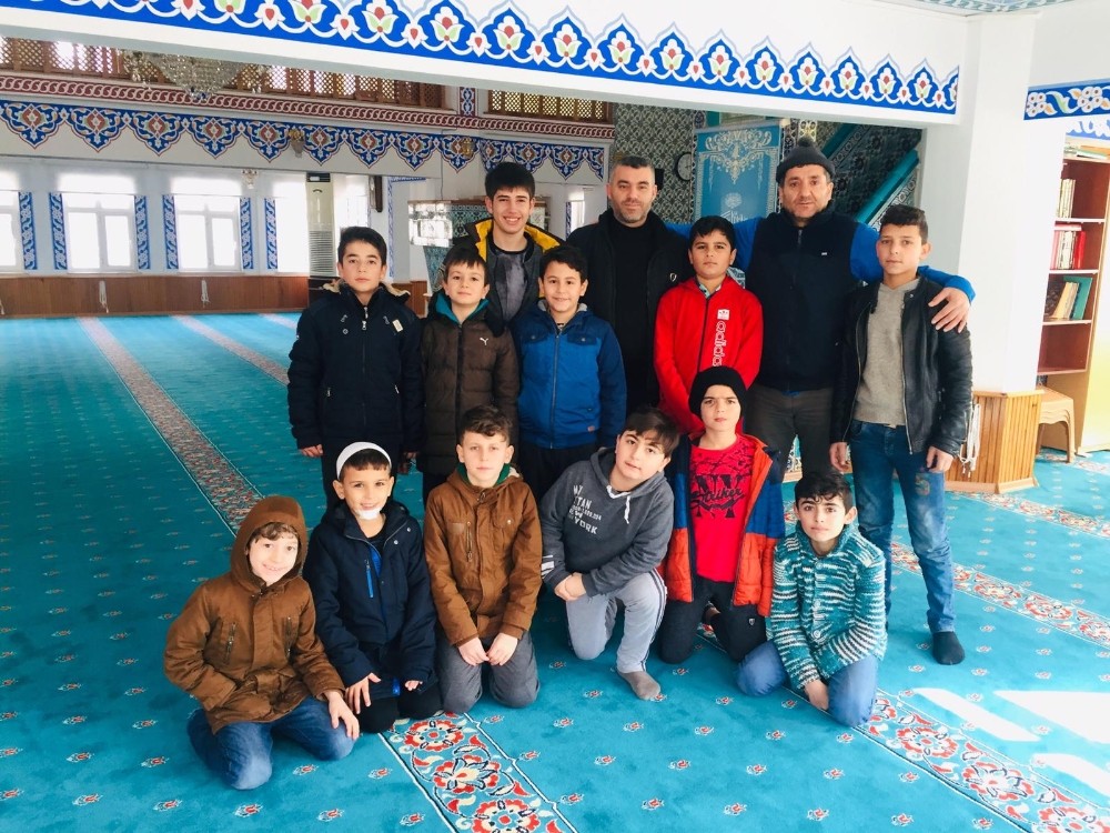 Şarköy’de çocuklar camiye koşuyor 