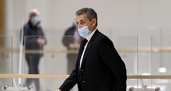 Sarkozy, 3 yıl hapis cezasına çarptırıldı