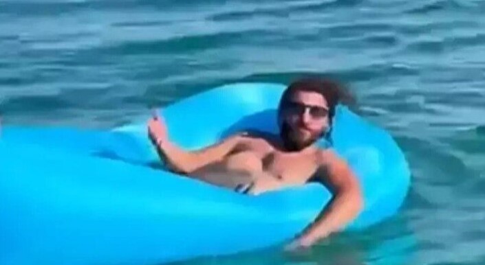 Saros’ta deniz yatağında uyuyakaldı! Bakın başına ne geldi