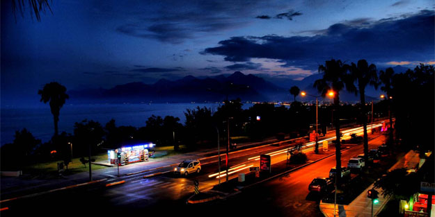 Sarsıntı Antalyalıları korkuttu