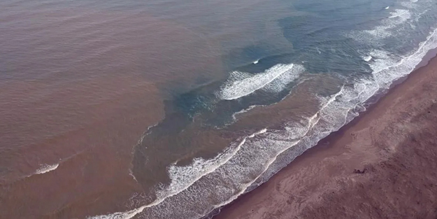 Şaşırtan görüntü! Havadan yine yağacak, bir şeyler olabilir! Deniz çamura büründü, görüntülendi