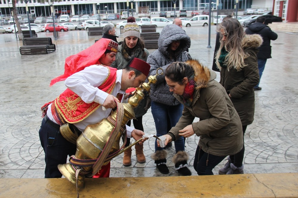 SASKİ’den salep ikramı 
