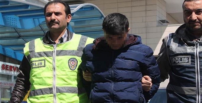 Şaşkın dolandırıcı yanlış paketi aldı