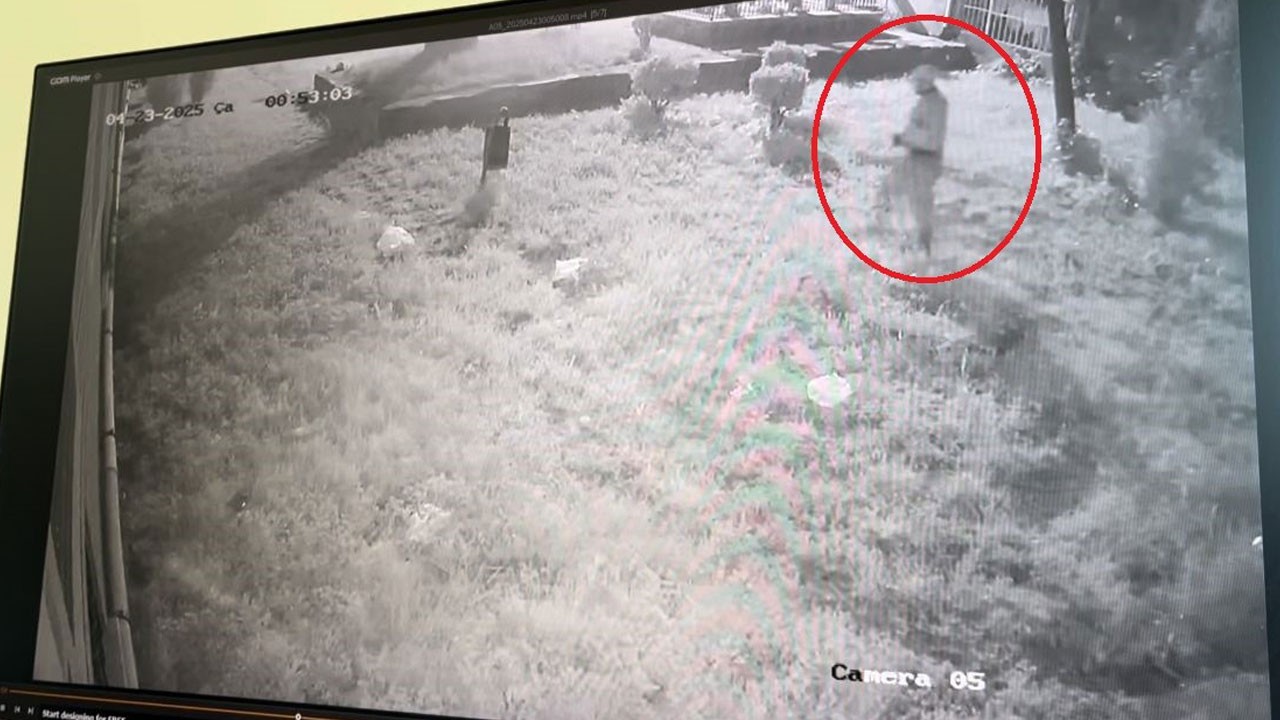 Şaşkın hırsız kamerada! 50 bin lirayı aldı, kendi telefonunu bıraktı