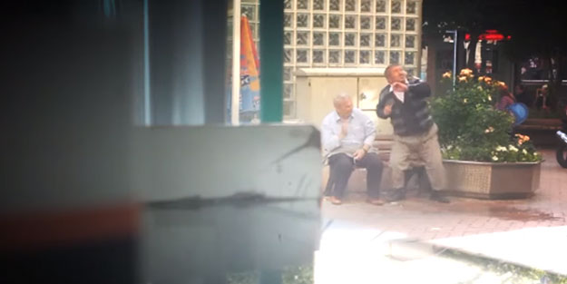 Şaşkına çeviren görüntüler! Yasağa uymayan vatandaşlara bakın ne attılar