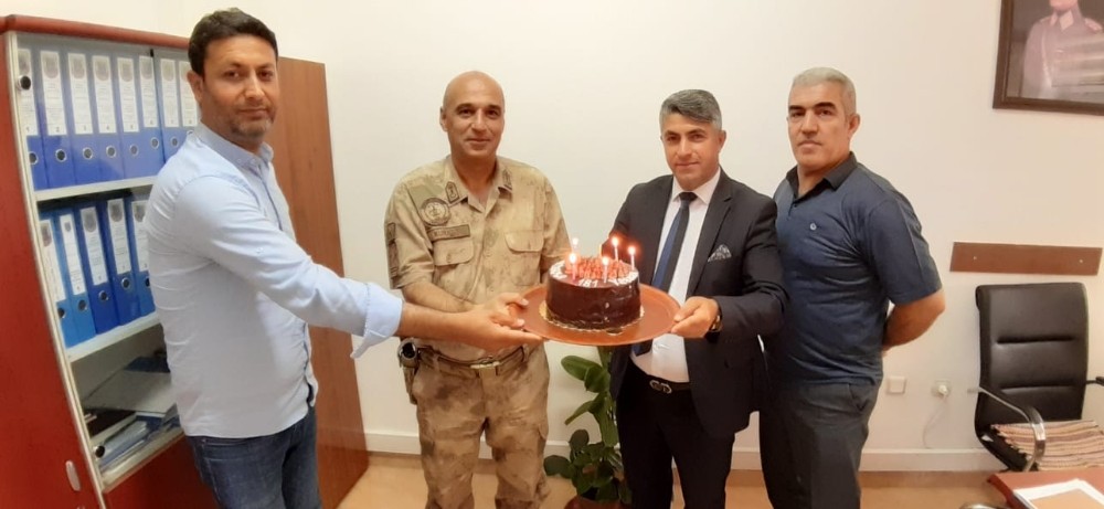 Sason’da iş adamları ve esnaftan karakol komutanına ziyaret 