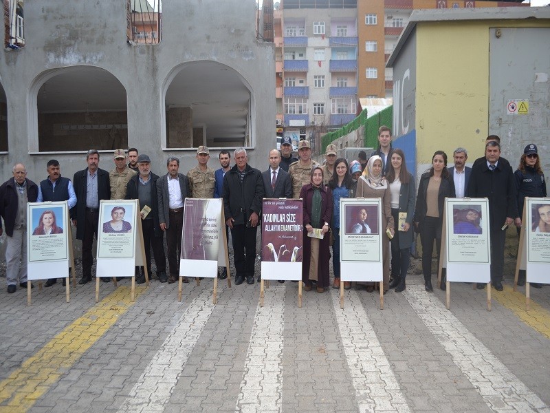 Sason’da kadına şiddetle mücadele kapsamında sergi düzenlendi 