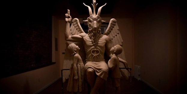 Satanistler, şeytanın heykelini dikti!