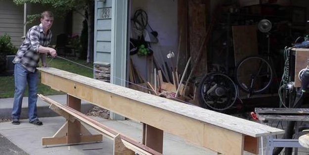 Satın almak yerine garajında yaptı!