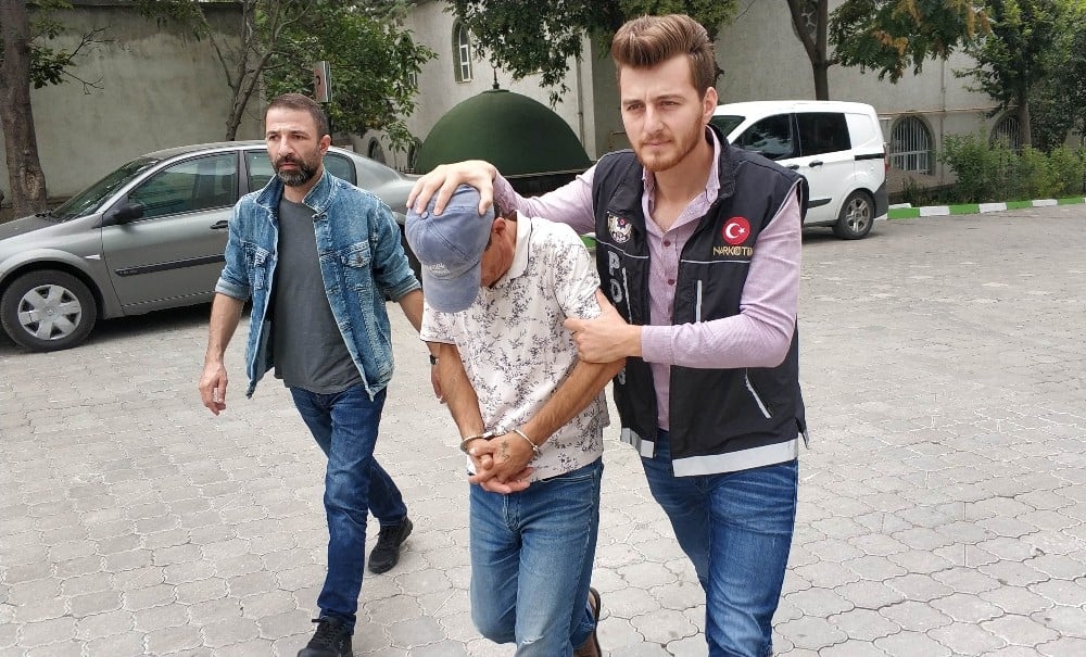 Satışa hazır paketler halinde kokain ile yakalandı 