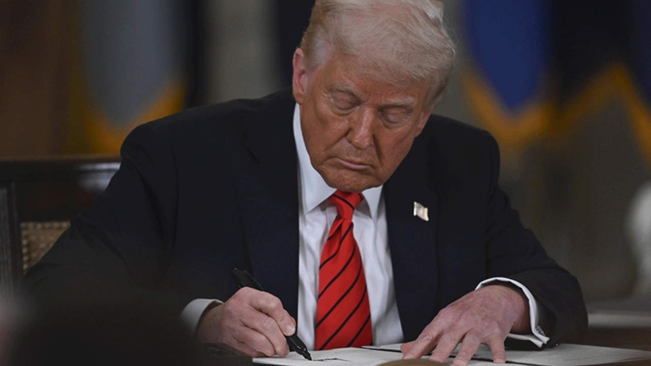 Satmazsanız gereğini yaparız demişti: Trump karanameyi imzaladı!