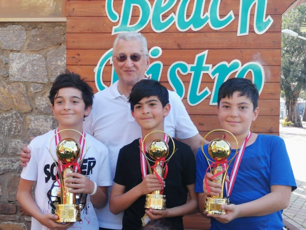 Satranç turnuvasında 26 sporcu mücadele etti 