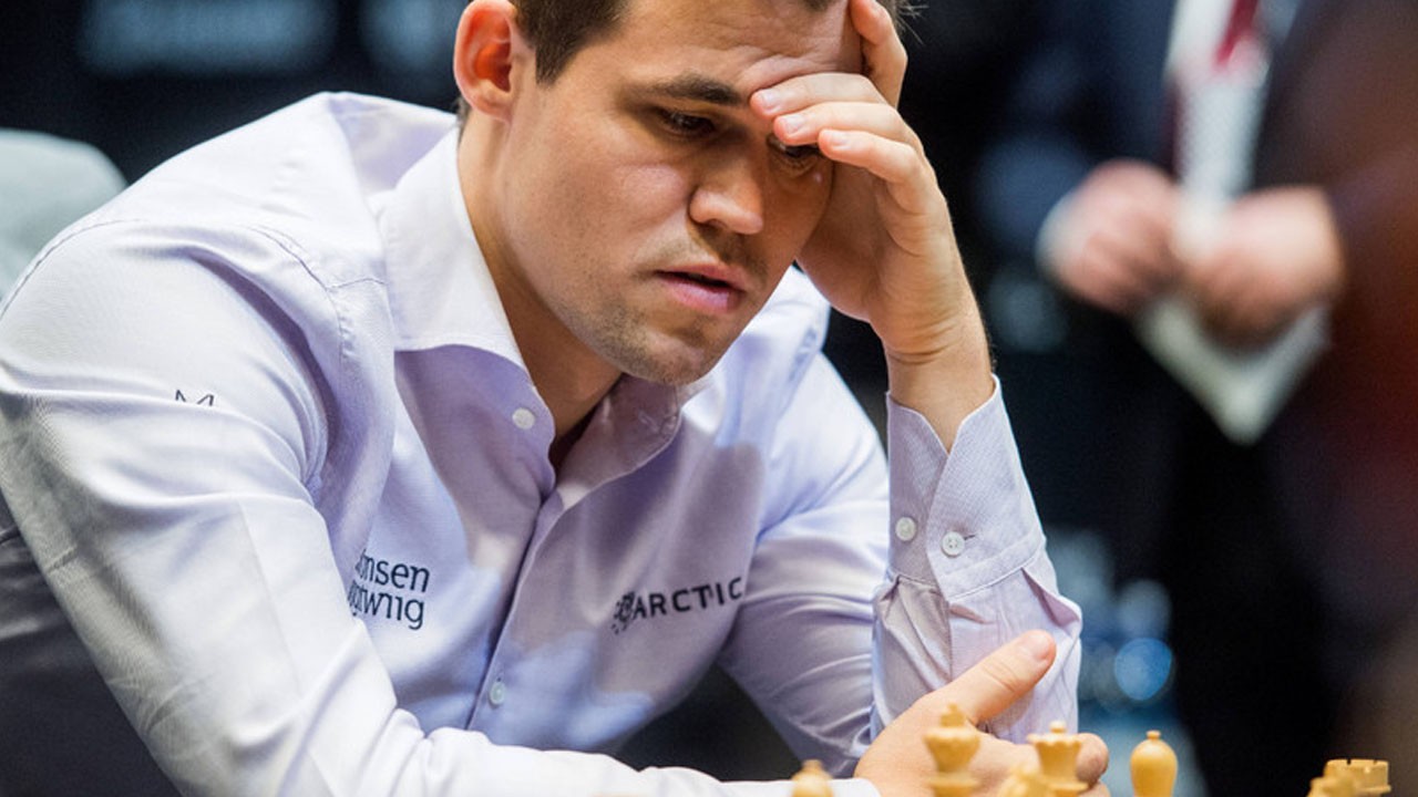 Satranç turnuvası gündem oldu! Dünya şampiyonu Carlsen turnuvayı terk etti