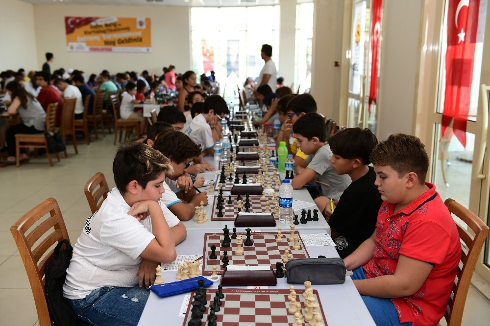 Satrançseverler Çiğli’de buluştu 