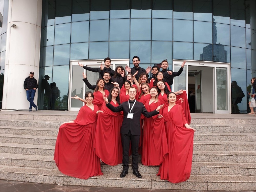 SAÜ Çok Sesli Korosu ödülle döndü 