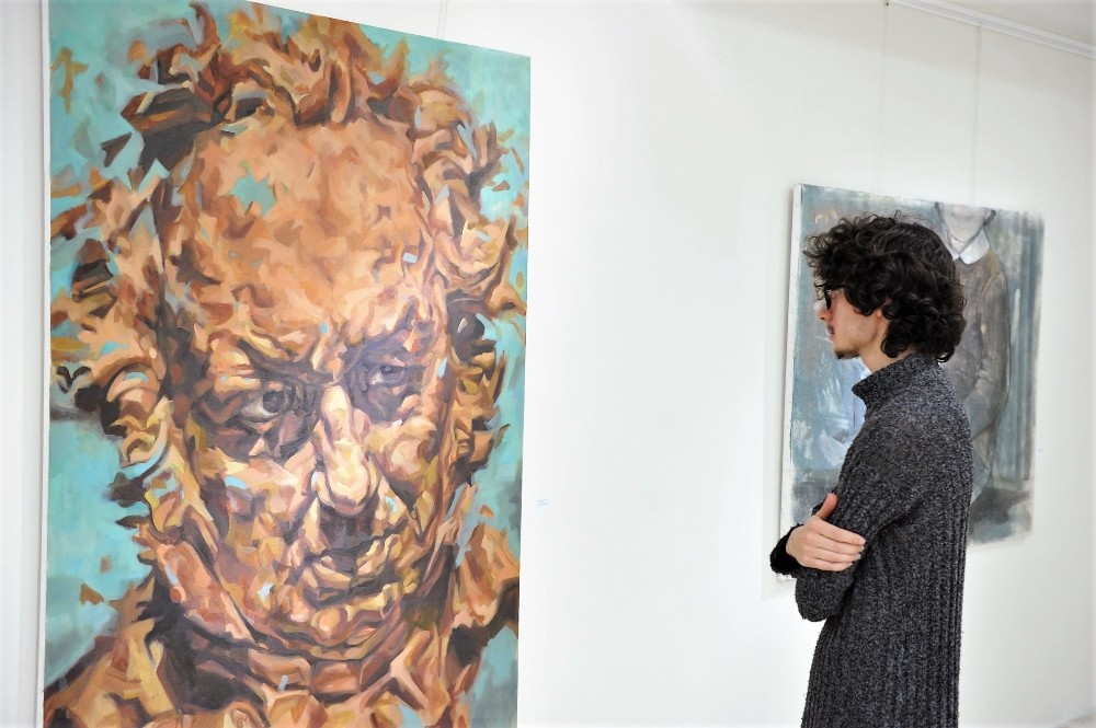 SAÜ’de karma sergi sanatseverlere sunuldu 