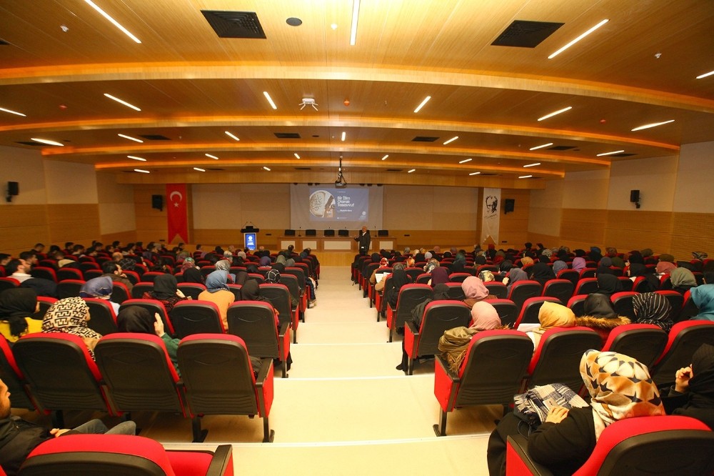 SAÜ’de,“Bir İlim Olarak Tasavvuf” isimli konferans düzenlendi 
