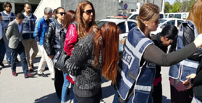 Saunaya fuhuş operasyonu: 12 gözaltı
