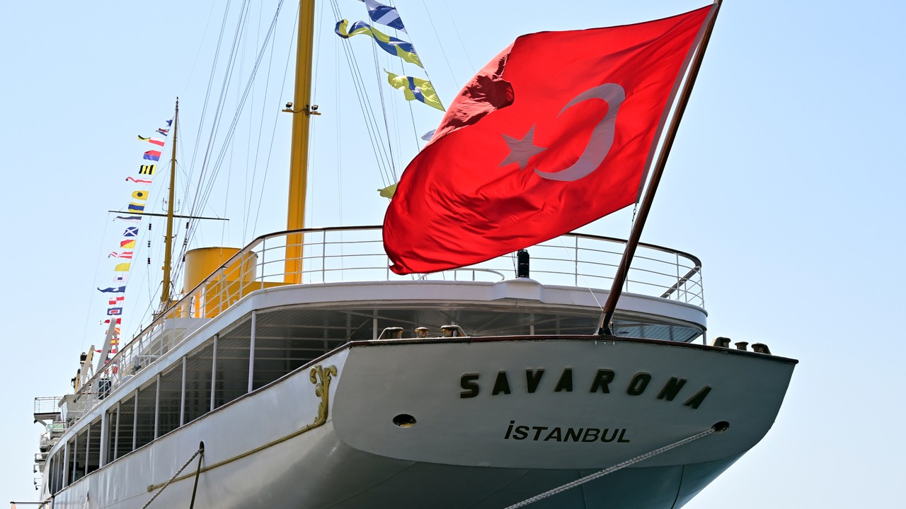 Savarona yatı pazar günü İstanbul Boğazı'nı selamlayacak: Cumhurbaşkanı Erdoğan ve eşi Emine Erdoğan'a sunulmasıyla restore edilmişti...