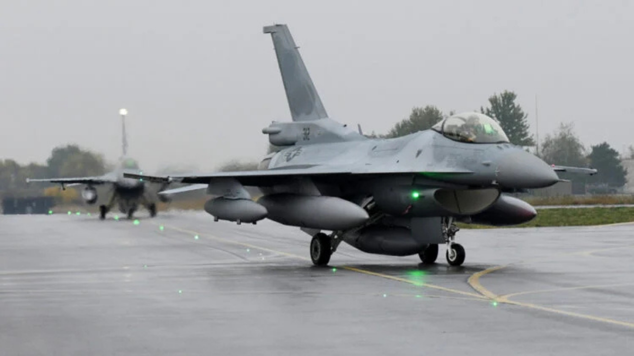 Savaş filosu büyüyor: ABD’den Bulgaristan’a yeni nesil F-16 teslimatı