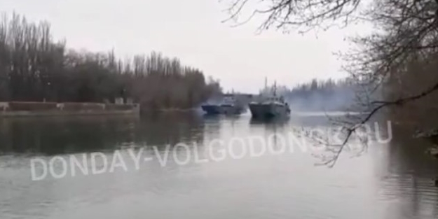 Savaş gemilerini nehirlerden geçirip Karadeniz'e indirdiler! Savaş çanları çalıyor