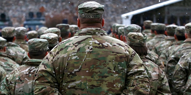 Savaş sınırındaki ülkeden asker kararı!