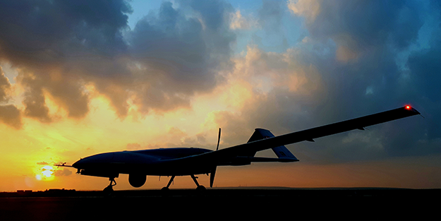 Savaş tehlikesi vardı! Bayraktar TB2 SİHA'lar o ülkeye apar topar götürüldü