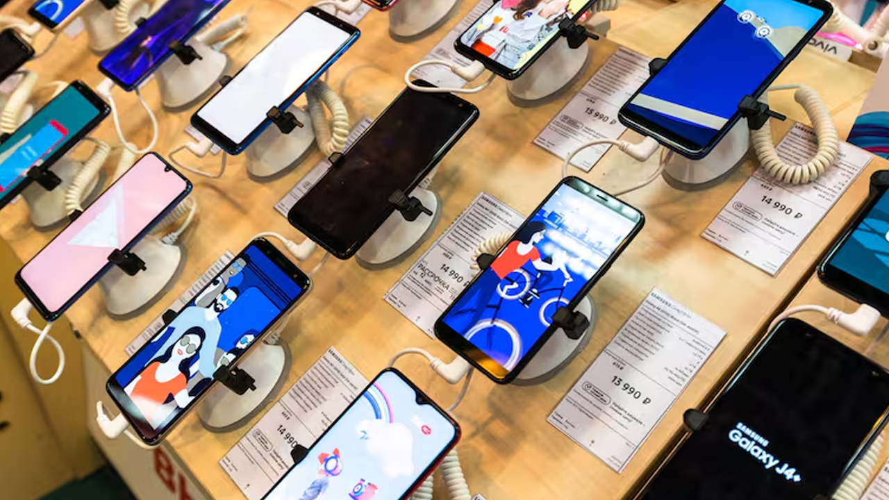 Savaş teknolojiyi vurdu! Cep telefonu fiyatları uçacak!