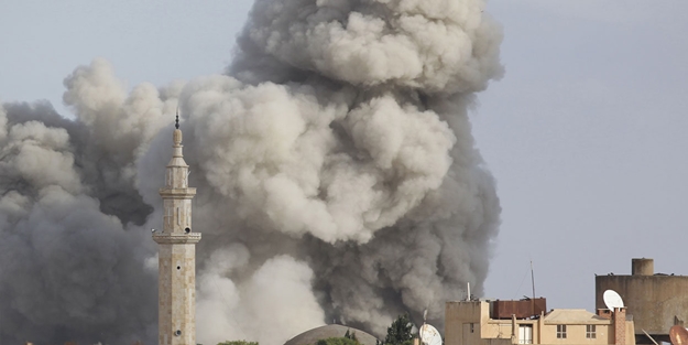 Savaş uçakları hastaneyi vurdu