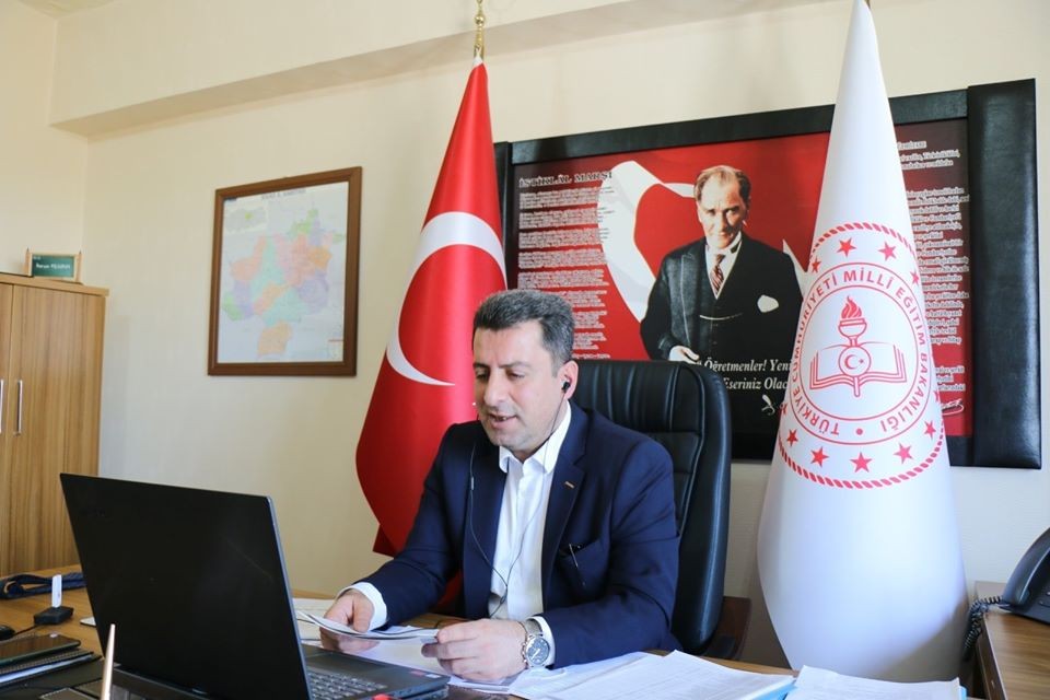Savaşçı, öğretmenlerle video konferans görüşmesi yaptı 
