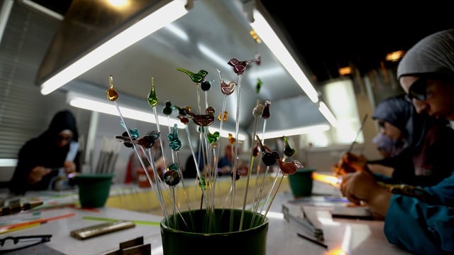 Savaşın acılarını 'cam'la azaltıyorlar