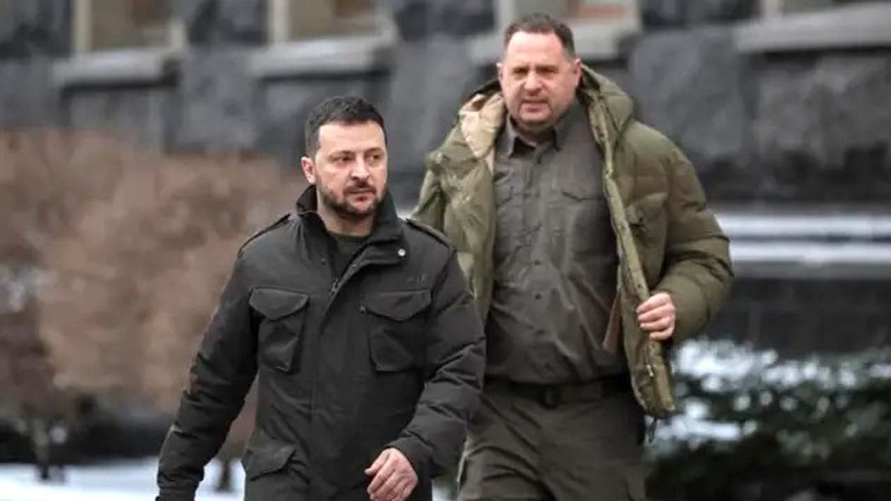 Savaşın ortasında şok: Zelenskiy’nin sağ kolu Yermak istifa etti