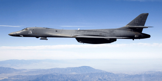 Savaşın sesleri duyuluyor! ABD, Karadeniz'e bombardıman uçakları gönderiyor