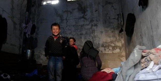 Savaştan kaçan 75 aile hapishaneye sığındı