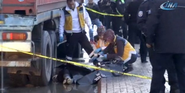 Savaştan kaçtı, ecel tır'ın altında yakaladı