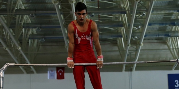 Savaştan kaçtı şampiyon oldu