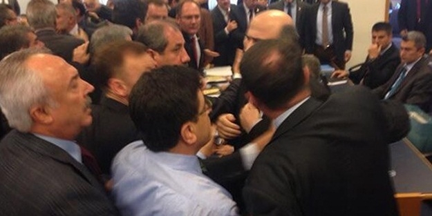 Savcı Eminağaoğlu’ndan işgal şovu komisyonu gerdi