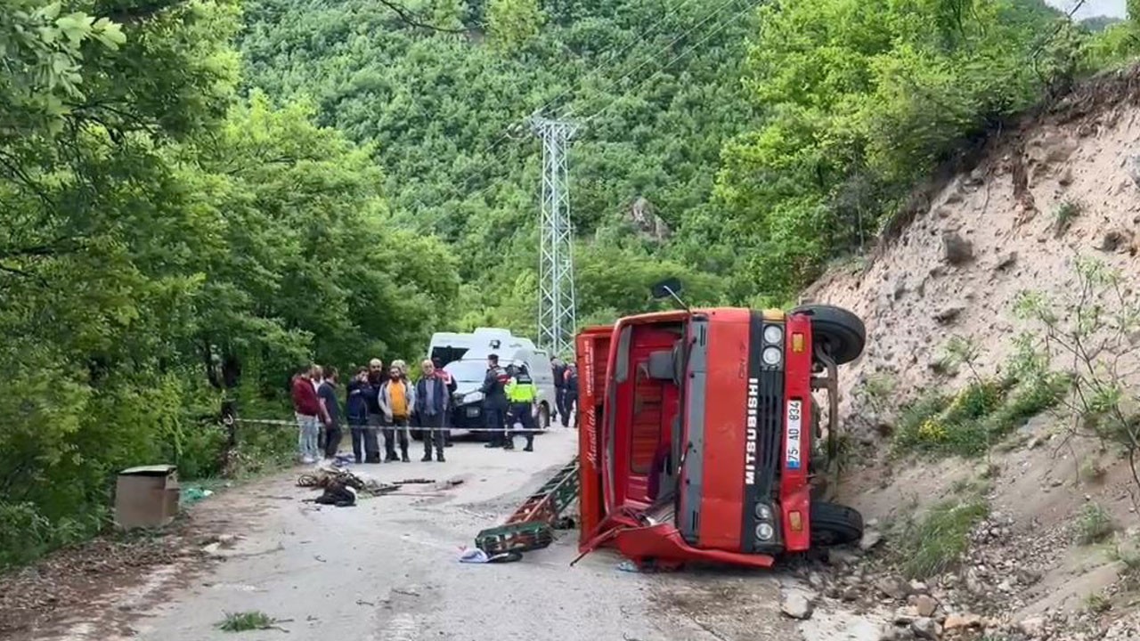 Şavşat'ta feci kaza! 1 ölü 2 yaralı