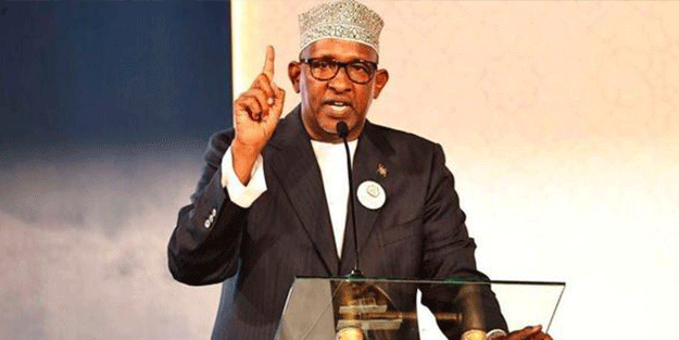 Savunma Bakanı noktayı koydu! Başörtüsü ile sorununuz varsa bu ülkeyi terk edin