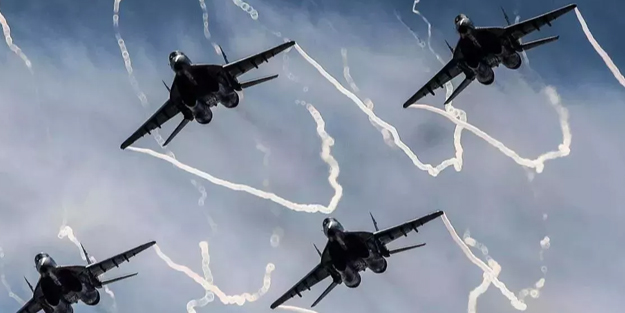 Savunma Bakanlığı: Bölgemizde 17 savaş uçağı 5 savaş gemisi görüldü! Tansiyon düşmüyor