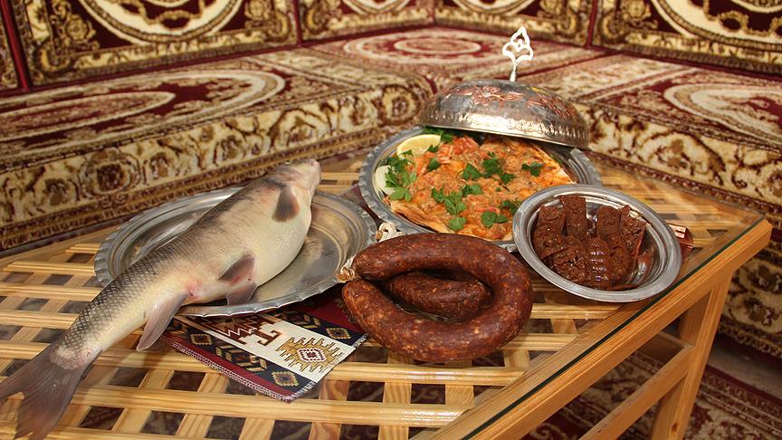 Sazan balığından sucuk yaptı