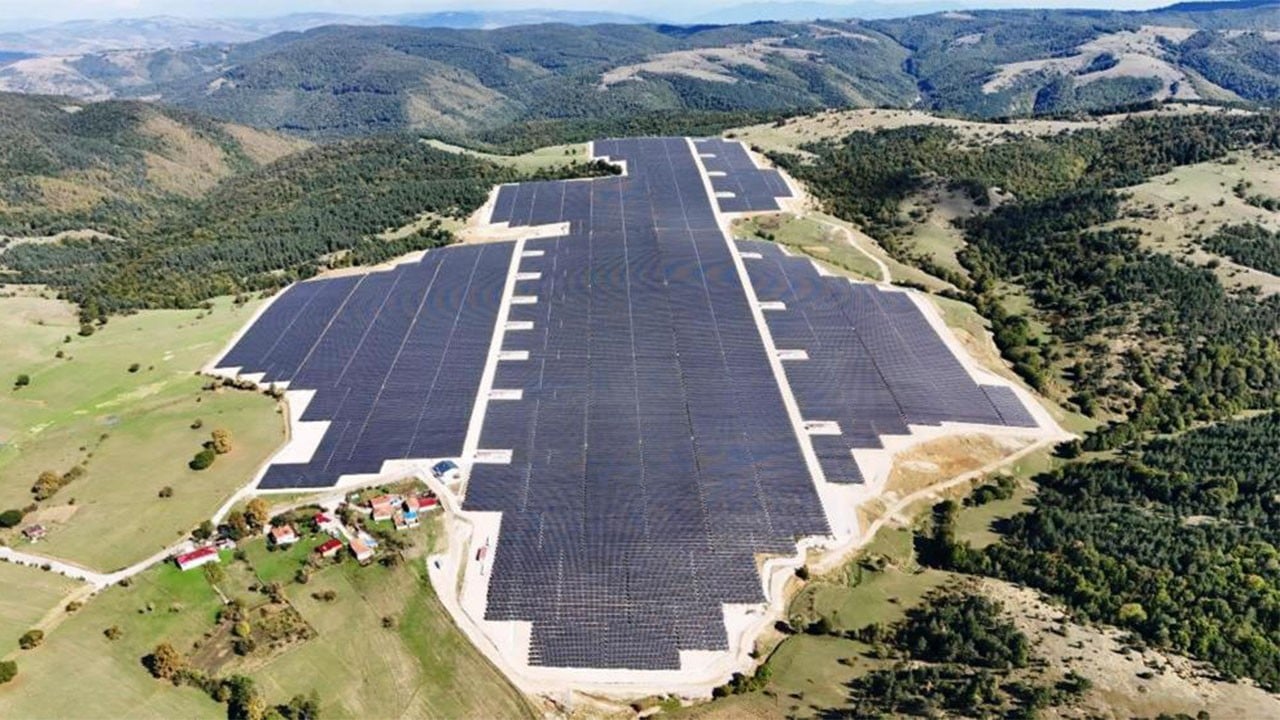 SBB, enerjisini güneşten karşılayıp 285 milyon TL tasarruf elde etti. 'Çalan' ile çalışan farkı