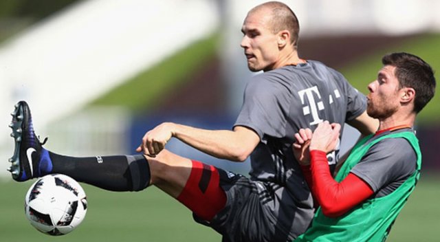 Schalke Badstuber’i kiraladı