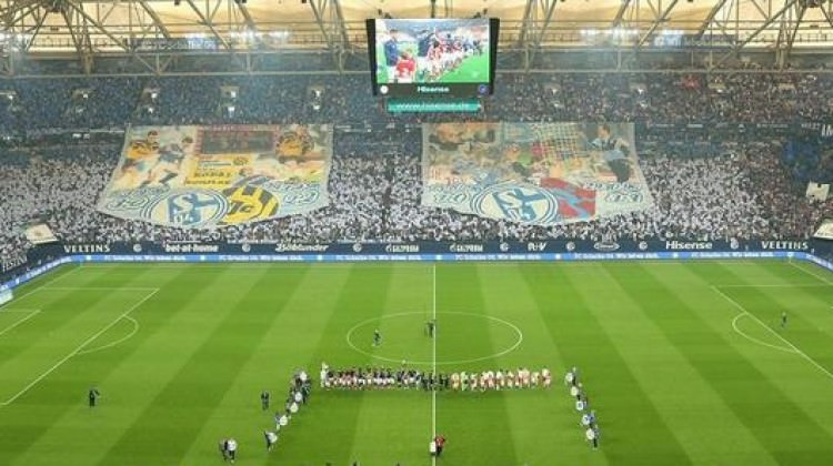 Schalke'den Trabzonspor logolu koreografi