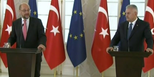 Schulz'dan skandal FETÖ açıklaması!