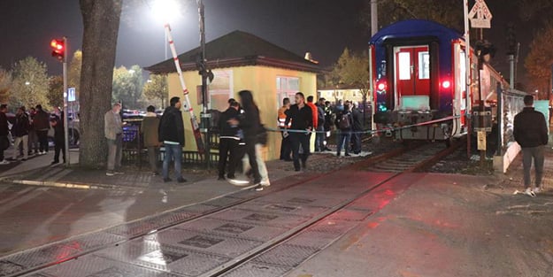 Scooter ile trenin anında kalan gencin kaza anı ortaya çıktı!